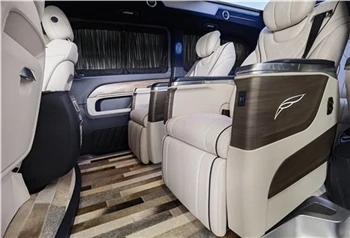 مرسيدس بنز V250 مع مقاعد VIP فاخرة