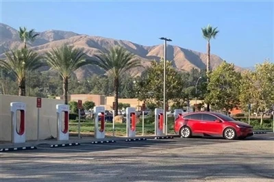 توصلت شركة Tesla إلى حيل جديدة لفرض رسوم إضافية خلال ساعات الذروة.