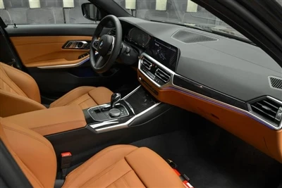 أطلقت شركة BMW نسخة معدلة جديدة من سيارة BMW 330i.