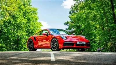 بورشه 911 هايبرد ستظهر لأول مرة هذا الصيف