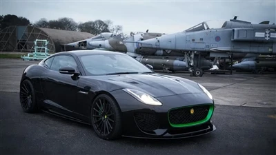 تتمتع سيارة جاكوار F-Type SVR المعدلة من ليستر بقوة فرامل مقدرة تبلغ 666 حصانًا.